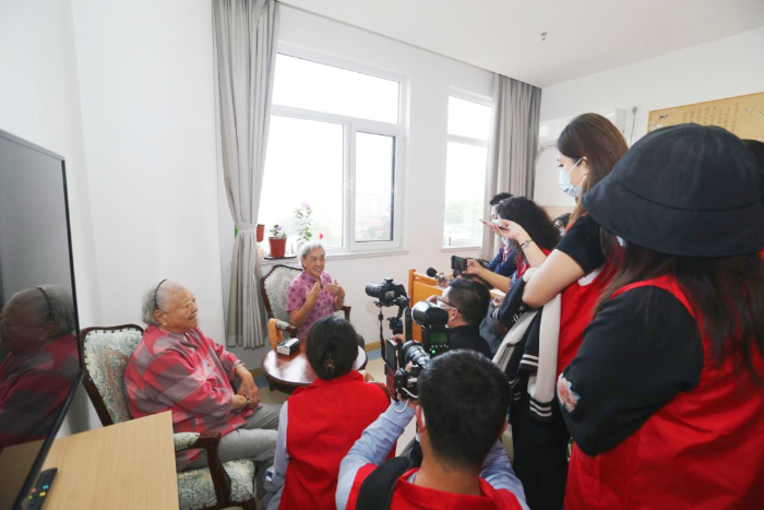 1483262574646272 1483262574646272