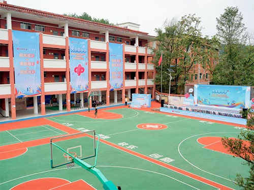 改造后的涪陵区同乐镇聚宝九年制学校