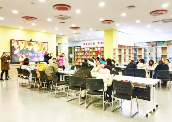 随州市曾都区开展社区残疾人家庭就业技能培训。