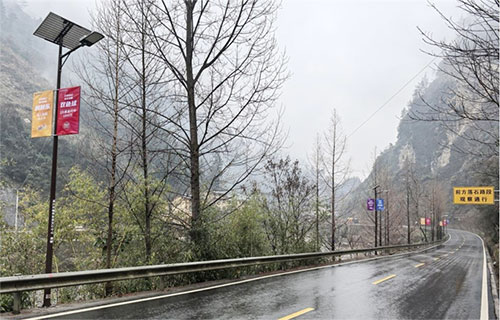 路灯亮化项目落地后的双坪村道路。鸡鸣乡供图 路灯亮化项目落地后的双坪村道路。鸡鸣乡供图